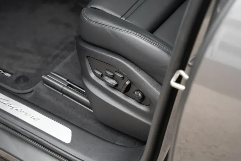 Porsche Cayenne din 2025 cu 19.870 km - oferta POR239058 - foto 25