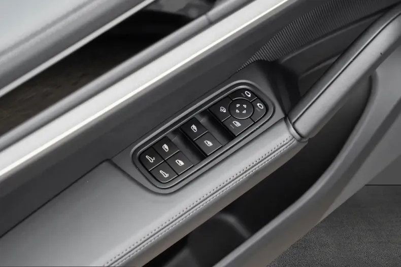 Porsche Cayenne din 2025 cu 19.870 km - oferta POR239058 - foto 26