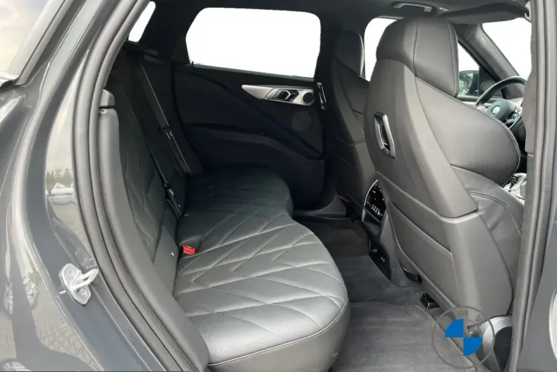 BMW XM (Seria X) din 2023 cu 26.007 km - oferta BMW239149 - foto 17