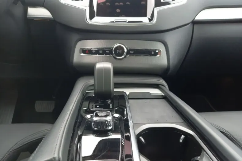 Volvo XC90 din 2024 cu 16.820 km - oferta VOL239157 - foto 13