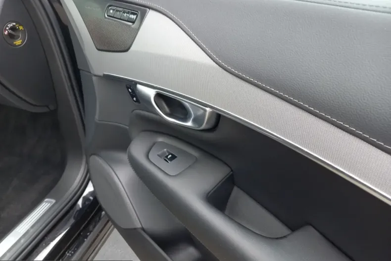 Volvo XC90 din 2024 cu 16.820 km - oferta VOL239157 - foto 19