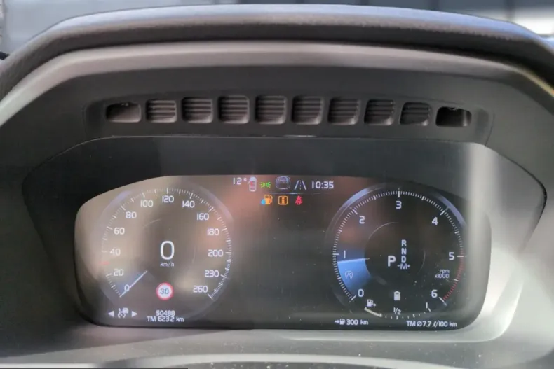 Volvo XC90 din 2021 cu 50.750 km - oferta VOL239173 - foto 14
