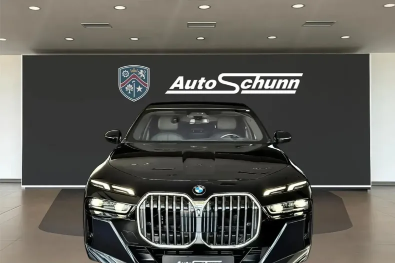 BMW 740d (Seria 7) din 2025 cu 27.480 km - oferta BMW239184 - foto 12