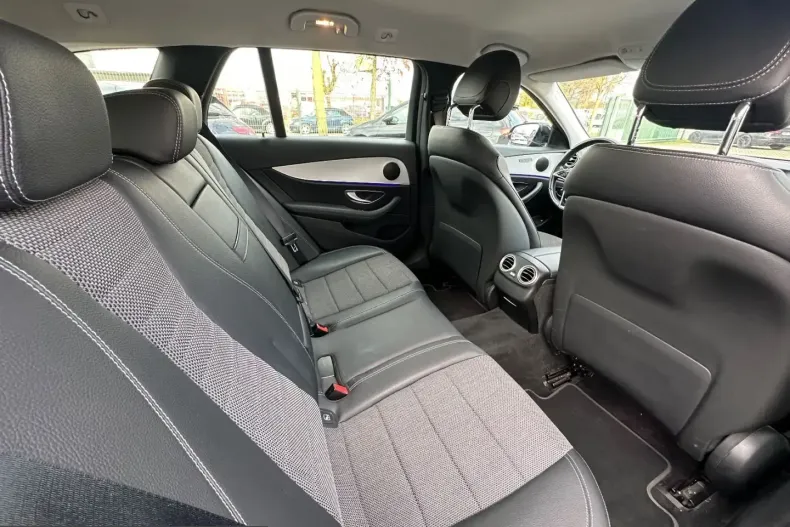 Mercedes-Benz E 220 (Clasa E) din 2022 cu 97.000 km - oferta MER239221 - foto 11