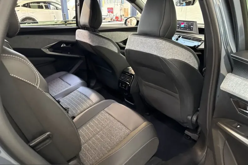 Peugeot 5008 din 2025 cu 19.441 km - oferta PEU239257 - foto 29