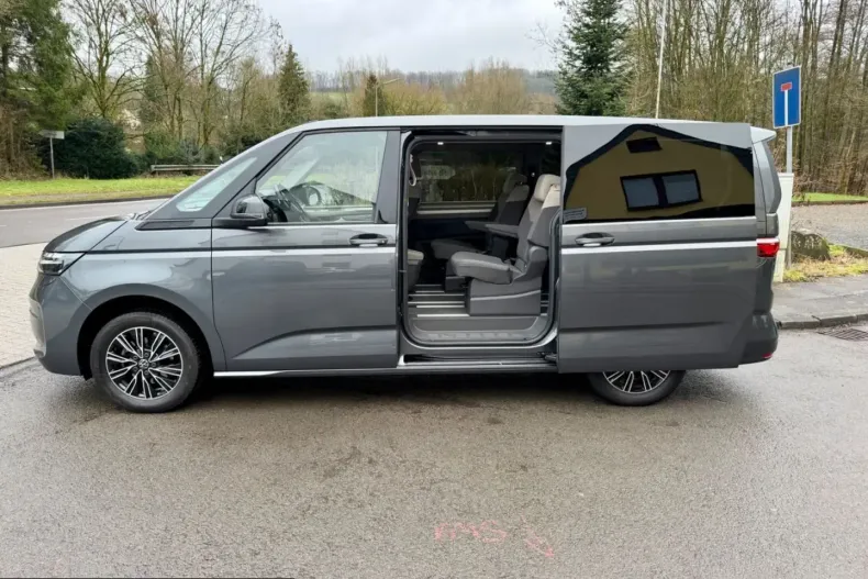 Volkswagen T7 Multivan din 2022 cu 84.000 km - oferta VOL239269 - foto 5