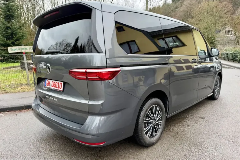 Volkswagen T7 Multivan din 2022 cu 84.000 km - oferta VOL239269 - foto 9