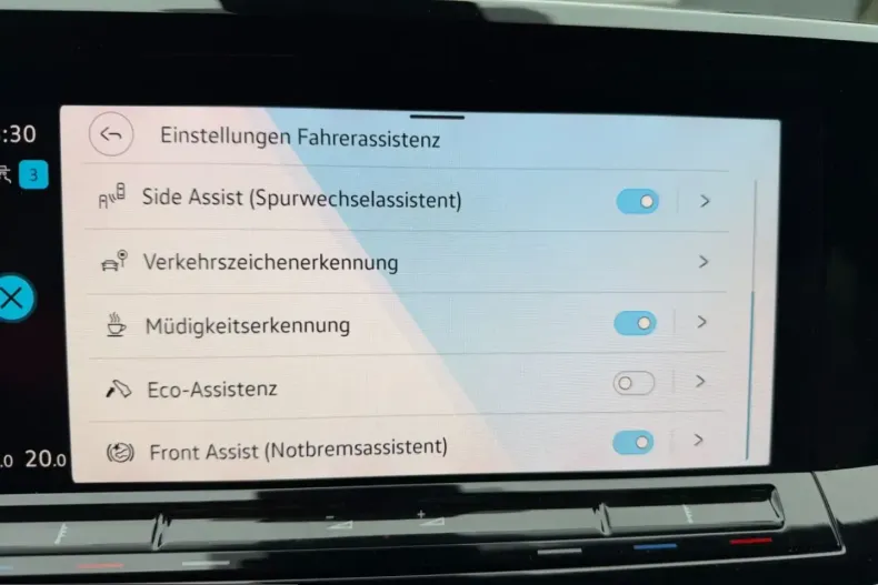 Volkswagen T7 Multivan din 2022 cu 84.000 km - oferta VOL239269 - foto 44