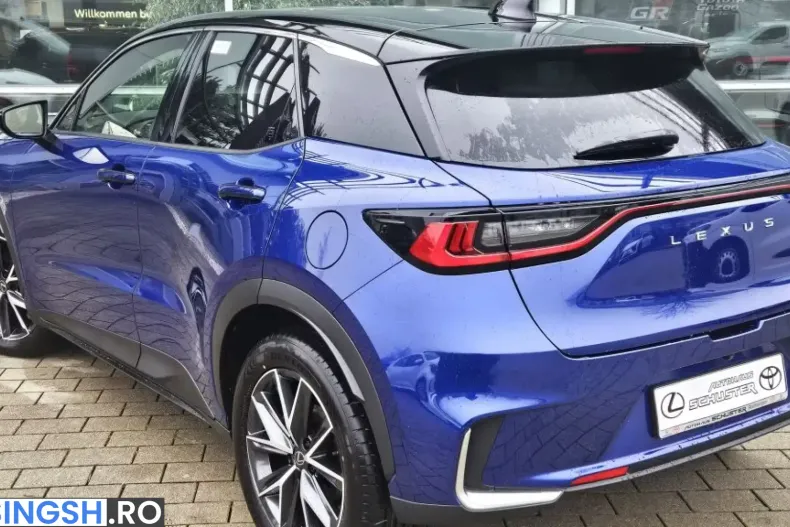 Lexus LBX din 2025 cu 3.500 km - oferta LEX239281 - foto 4