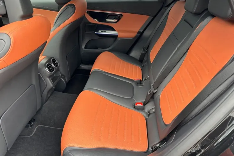 Mercedes-Benz GLC 200 (Clasa GLC) din 2025 cu 13.400 km - oferta MER239289 - foto 14