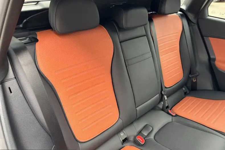 Mercedes-Benz GLC 200 (Clasa GLC) din 2025 cu 13.400 km - oferta MER239289 - foto 15