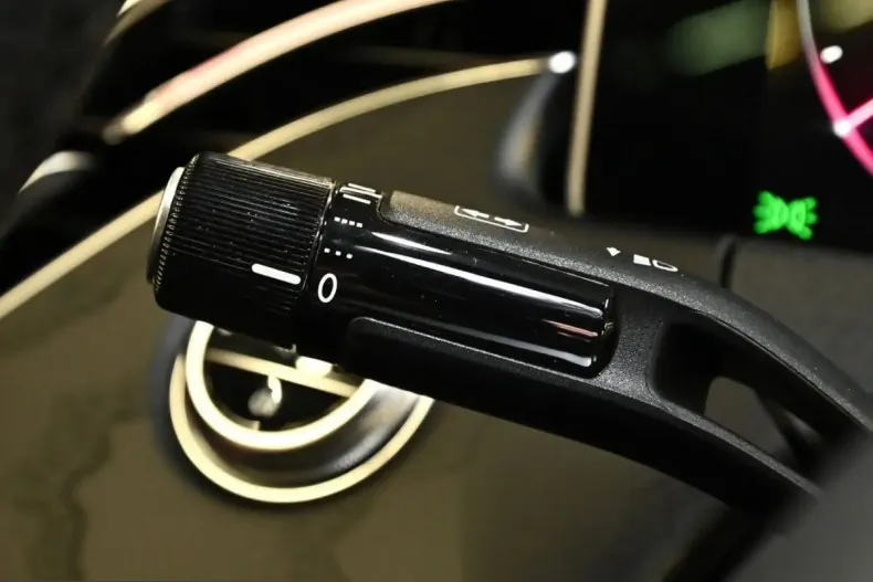 Mercedes-Benz E 300 (Clasa E) din 2025 cu 9.898 km - oferta MER239297 - foto 17