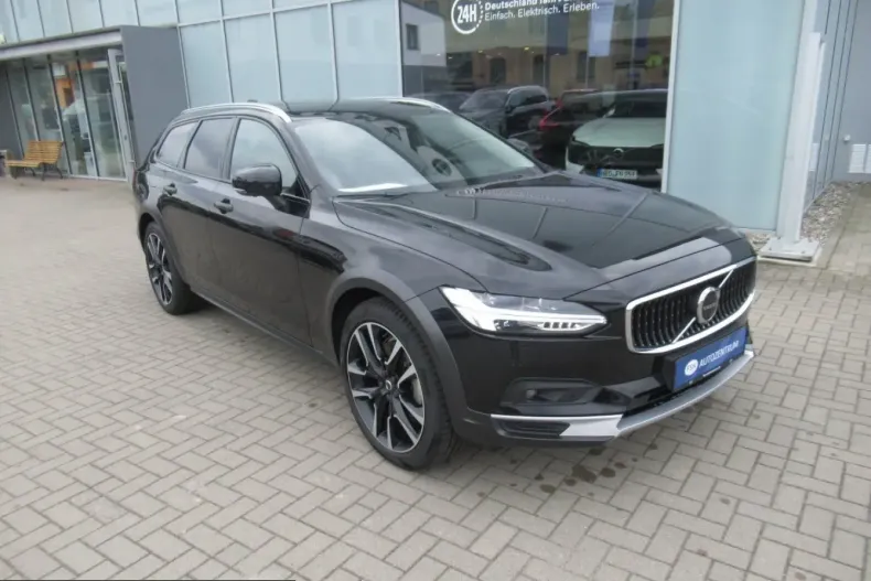 Volvo V90 Cross Country din 2023 cu 47.963 km - oferta VOL239312 - foto 1