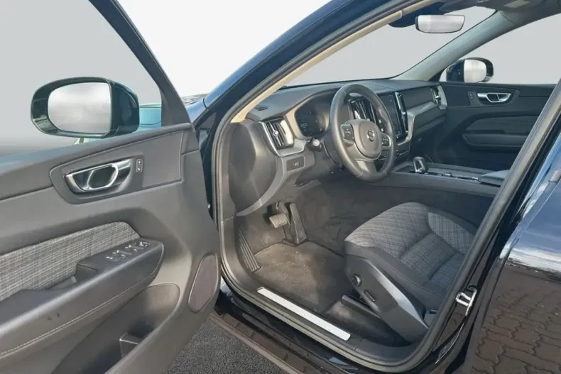 Volvo XC60 din 2022 cu 91.167 km - oferta VOL239321 - foto 8