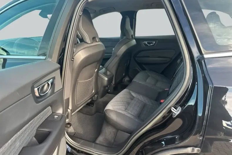 Volvo XC60 din 2022 cu 91.167 km - oferta VOL239321 - foto 9