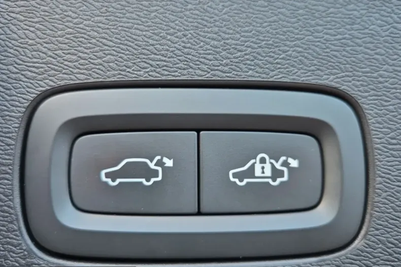 Volvo XC60 din 2021 cu 91.595 km - oferta VOL239322 - foto 19