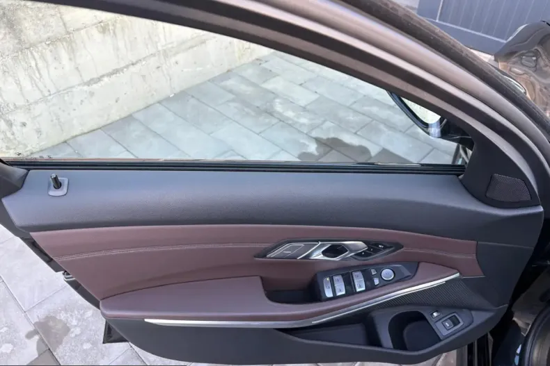 BMW 330 (Seria 3) din 2021 cu 31.500 km - oferta BMW239324 - foto 7