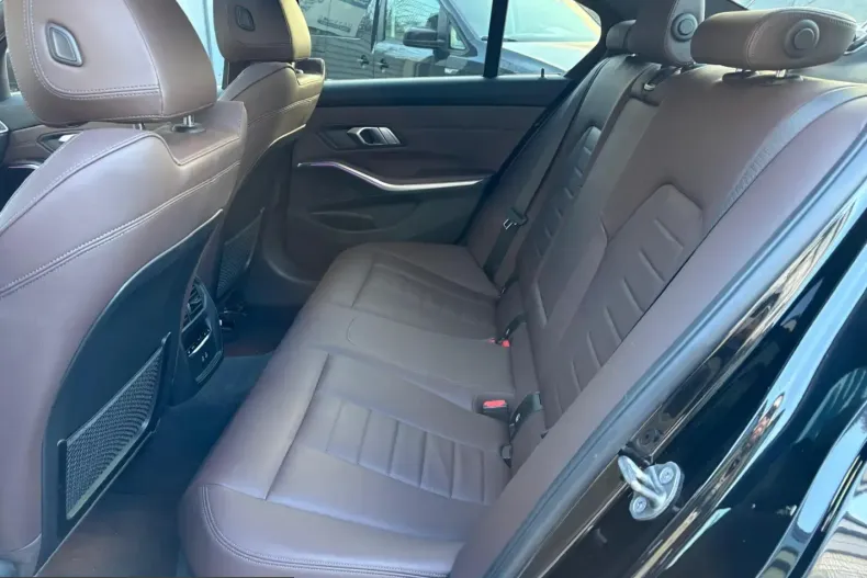 BMW 330 (Seria 3) din 2021 cu 31.500 km - oferta BMW239324 - foto 9