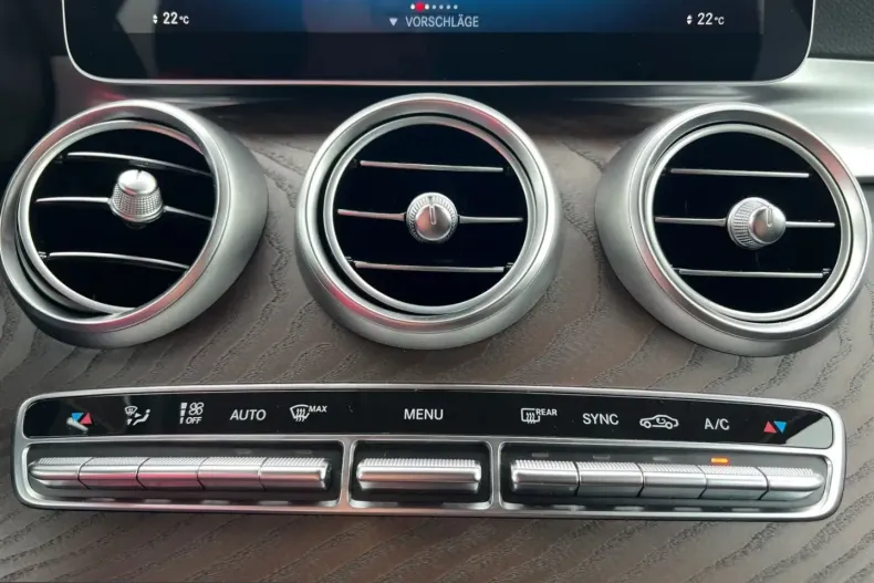 Mercedes-Benz GLC 220 (Clasa GLC) din 2021 cu 70.400 km - oferta MER239337 - foto 14
