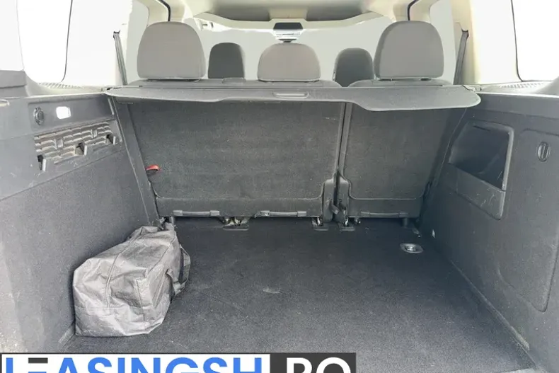 Ford Tourneo Connect din 2022 cu 151.587 km - oferta FOR239364 - foto 32