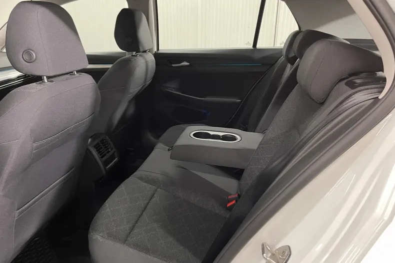 Volkswagen Golf din 2022 cu 99.956 km - oferta VOL239370 - foto 12