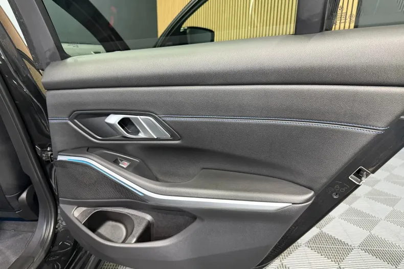 BMW 330e (Seria 3) din 2024 cu 114.800 km - oferta BMW239379 - foto 24
