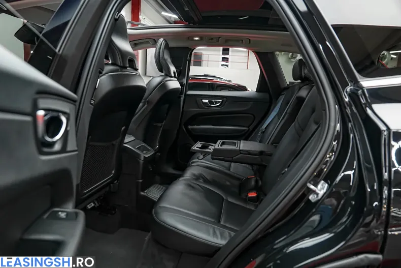 Volvo XC60 din 2021 cu 101.000 km - oferta VOL239386 - foto 6