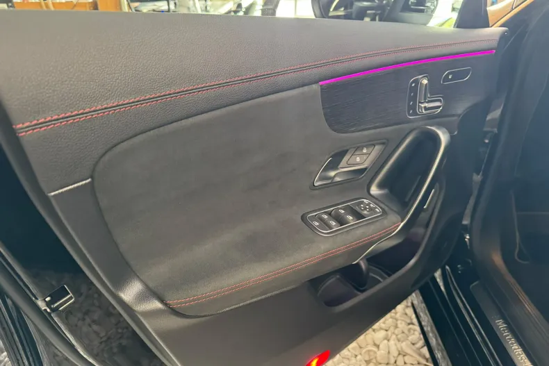 Mercedes-Benz CLA 220 (Clasa CLA) din 2024 cu 53.152 km - oferta MER239395 - foto 8
