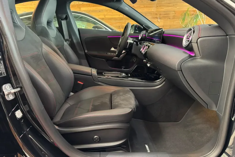 Mercedes-Benz CLA 220 (Clasa CLA) din 2024 cu 53.152 km - oferta MER239395 - foto 13