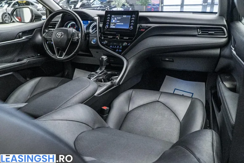 Toyota Camry din 2022 cu 115.000 km - oferta TOY239405 - foto 2