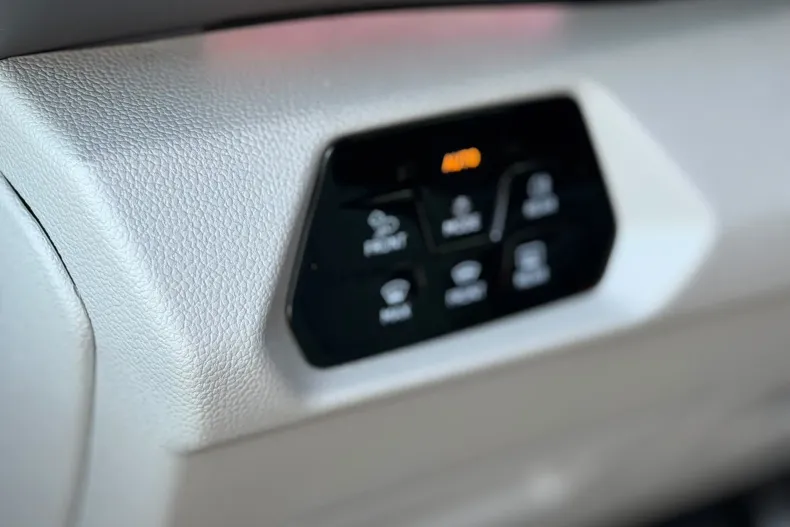 Volkswagen Multivan din 2026 cu 859 km - oferta VOL239418 - foto 16