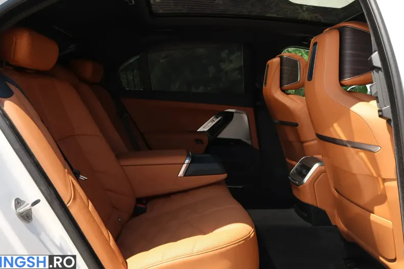 BMW 740d (Seria 7) din 2024 cu 27.042 km - oferta BMW239434 - foto 18