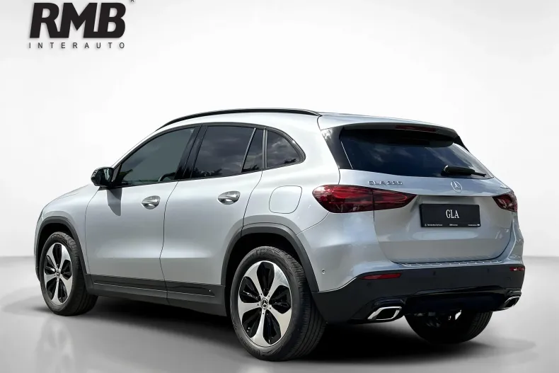 Mercedes-Benz GLA 220 (Clasa GLA) din 2026 cu 17 km - oferta MER239452 - foto 3