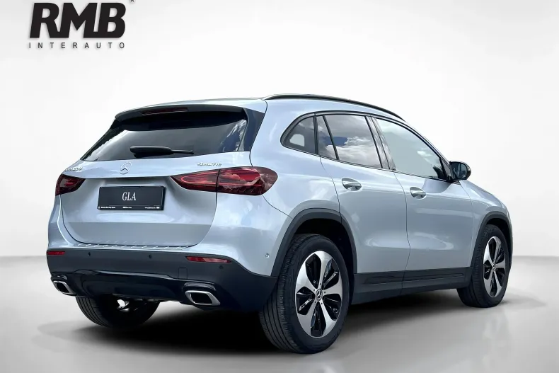 Mercedes-Benz GLA 220 (Clasa GLA) din 2026 cu 17 km - oferta MER239452 - foto 5