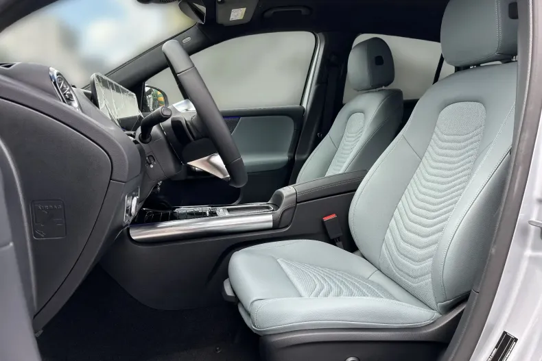 Mercedes-Benz GLA 220 (Clasa GLA) din 2026 cu 17 km - oferta MER239452 - foto 13
