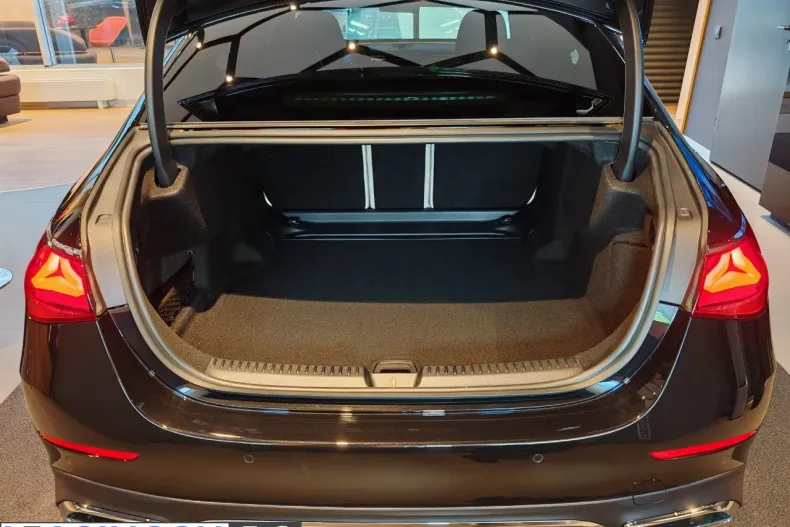 Mercedes-Benz E 200 (Clasa E) din 2026 cu 1 km - oferta MER239456 - foto 18
