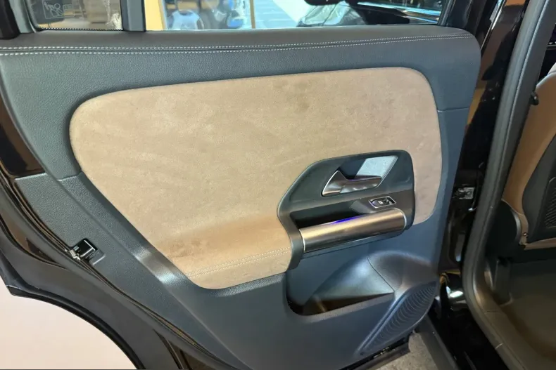 Mercedes-Benz GLA 200 (Clasa GLA) din 2026 cu 1 km - oferta MER239457 - foto 11