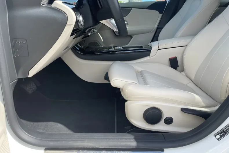 Mercedes-Benz A 180 (Clasa A) din 2023 cu 36.069 km - oferta MER239462 - foto 11