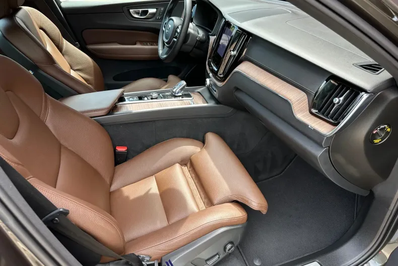 Volvo XC60 din 2021 cu 117.871 km - oferta VOL239466 - foto 14