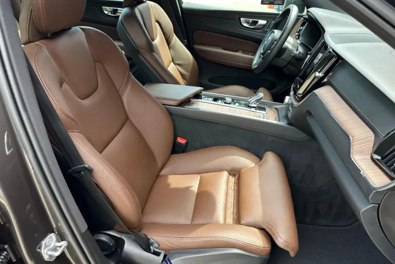 Volvo XC60 din 2021 cu 117.871 km - oferta VOL239466 - foto 15