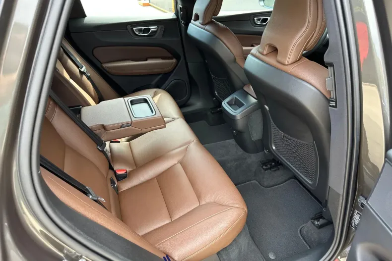 Volvo XC60 din 2021 cu 117.871 km - oferta VOL239466 - foto 17