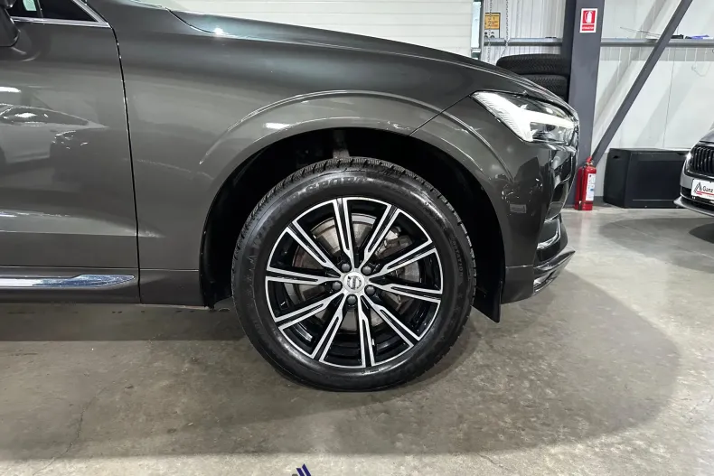 Volvo XC60 din 2021 cu 117.871 km - oferta VOL239466 - foto 33