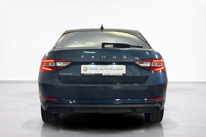 Skoda Superb din 2022 cu 120.889 km - oferta SKO239484 - foto 4