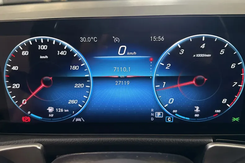 Mercedes-Benz GLB 200 (Clasa GLB) din 2022 cu 27.119 km - oferta MER239486 - foto 10