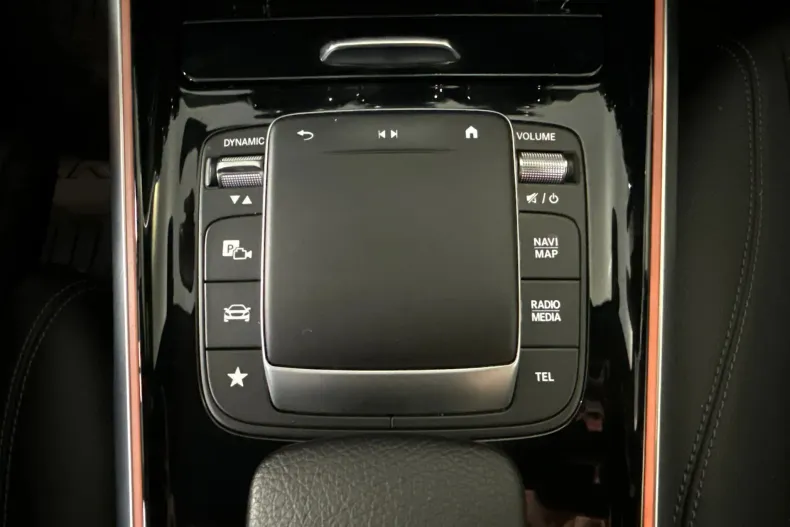 Mercedes-Benz GLB 200 (Clasa GLB) din 2022 cu 27.119 km - oferta MER239486 - foto 17