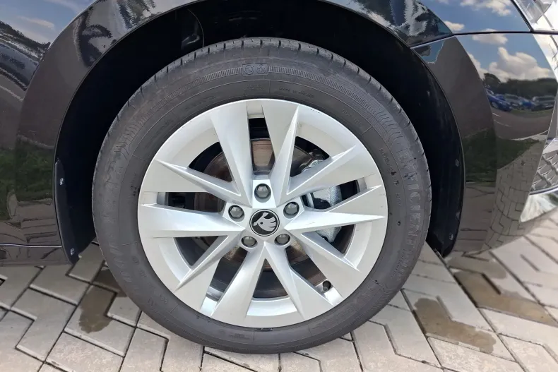 Skoda Octavia din 2026 cu 1.169 km - oferta SKO239500 - foto 4