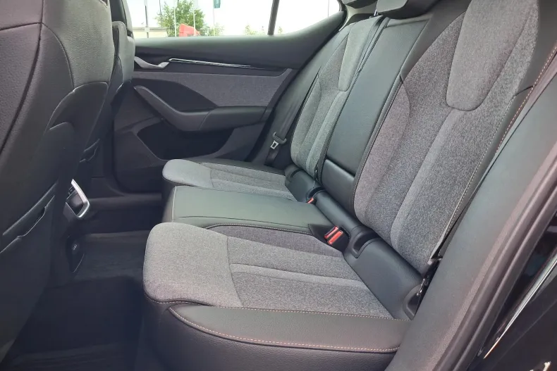 Skoda Octavia din 2026 cu 1.169 km - oferta SKO239500 - foto 38
