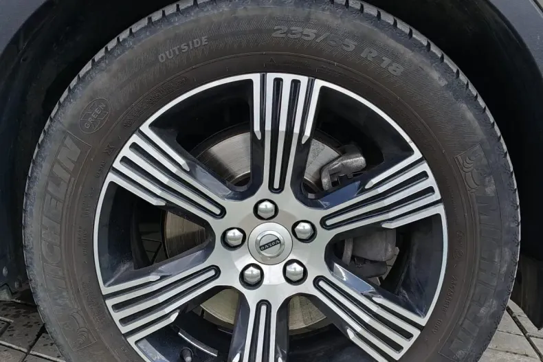 Volvo XC40 din 2021 cu 95.063 km - oferta VOL239501 - foto 3