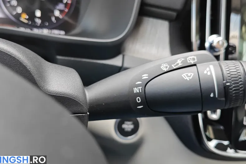 Volvo XC40 din 2021 cu 95.063 km - oferta VOL239501 - foto 19