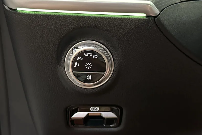 Mercedes-Benz C 300 (Clasa C) din 2024 cu 38.733 km - oferta MER239524 - foto 15